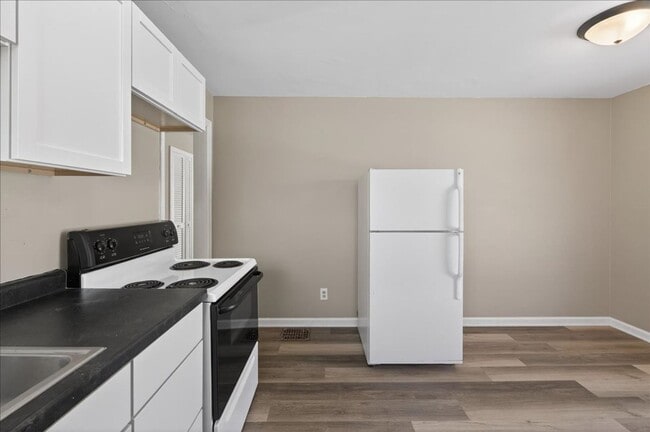 Building Photo - 4721 E 16th St