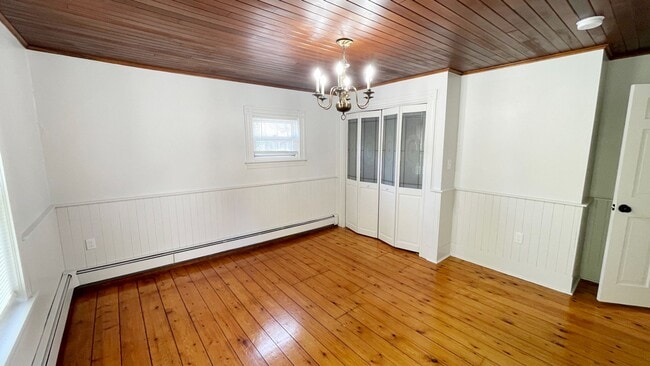 Building Photo - Gorgeous 3BR 1 Bathroom in Leominster