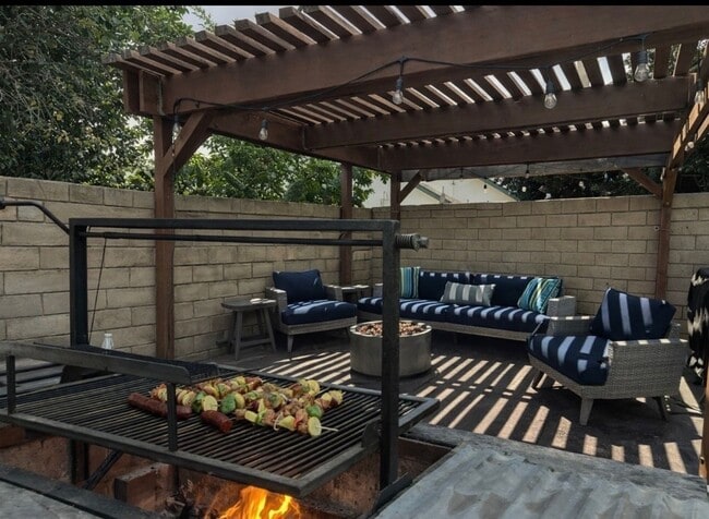 Building Photo - Charming 3bd/2bath Home in Santa Maria