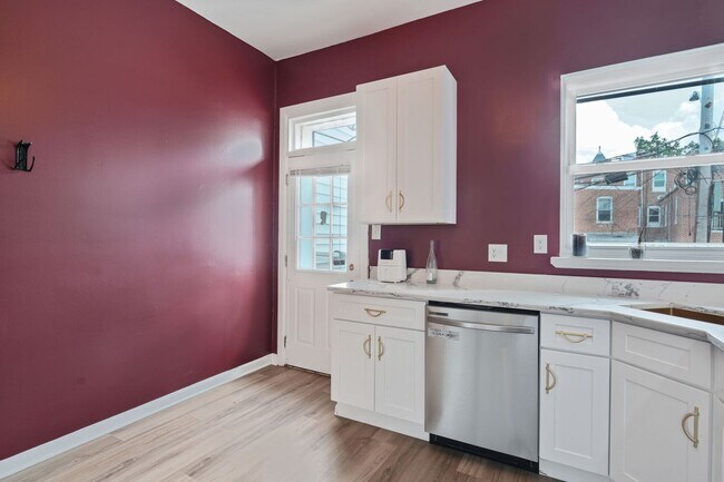 Building Photo - Available Now! Massive, Recently Renovated...