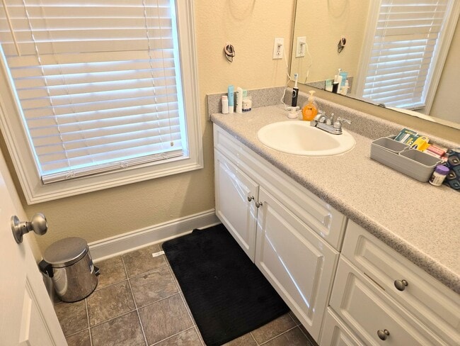 Building Photo - Eagles Landing 4 Bedroom/4 Bath condo Available for Fall 2026!!