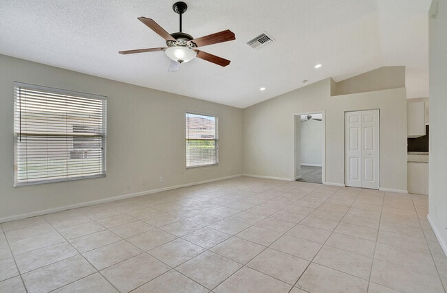 Building Photo - 1022 Island Manor Dr