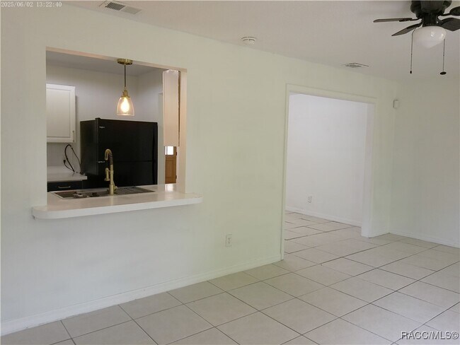 Building Photo - 5526 S Bristol Terrace
