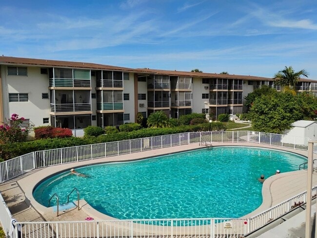 Building Photo - 17090 NE 14th Ave