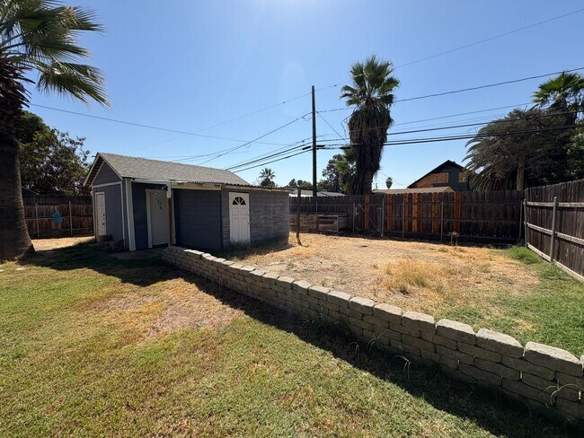 Building Photo - Beautiful 2 Story home Available coming soon!, pet friendly!