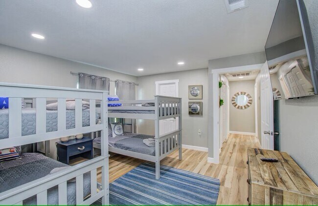 Building Photo - 4802 Crane St