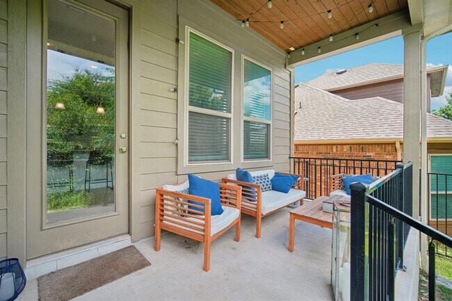 Building Photo - 134 Summer Square Dr