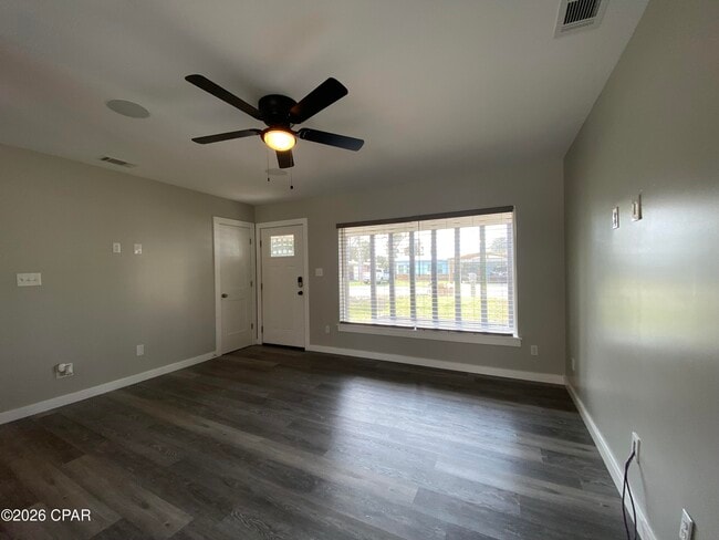 Building Photo - 1606 Clay Ave