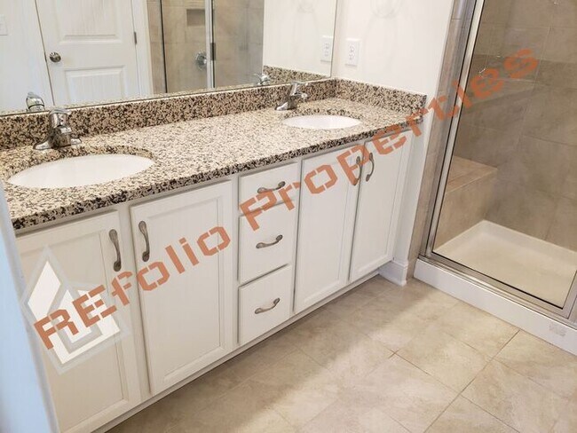 Building Photo - Elegant 3 Bedroom 2.5 Bath 1-Car Garage To...