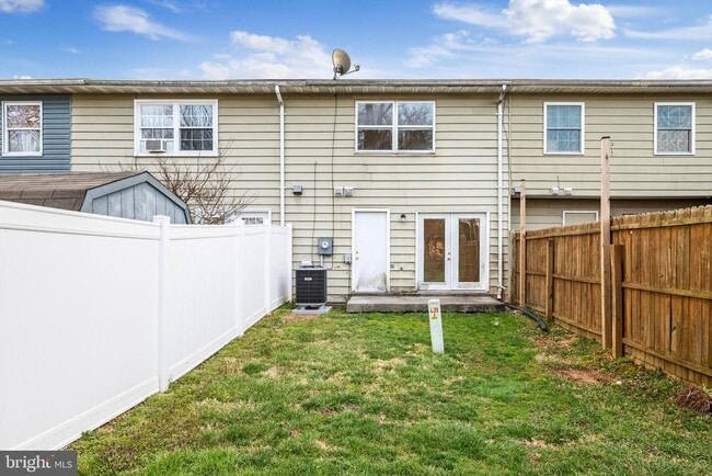 Building Photo - 105 Cameron St