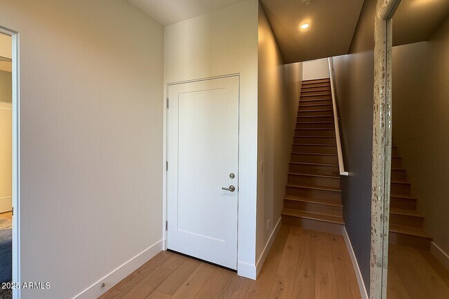 Building Photo - 3150 E Glenrosa Ave