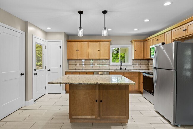 Building Photo - 910 Windlau Ct