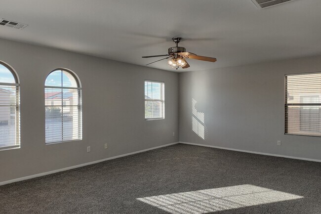 Building Photo - 9222 Cazador St