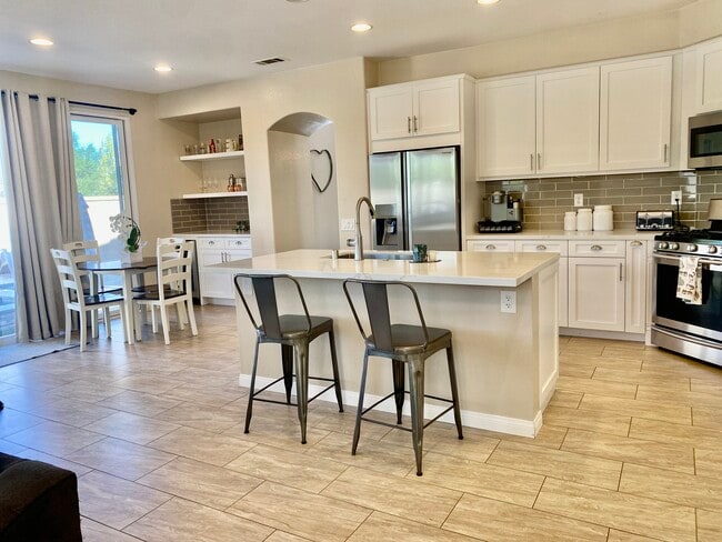 Building Photo - 32434 Campo Dr