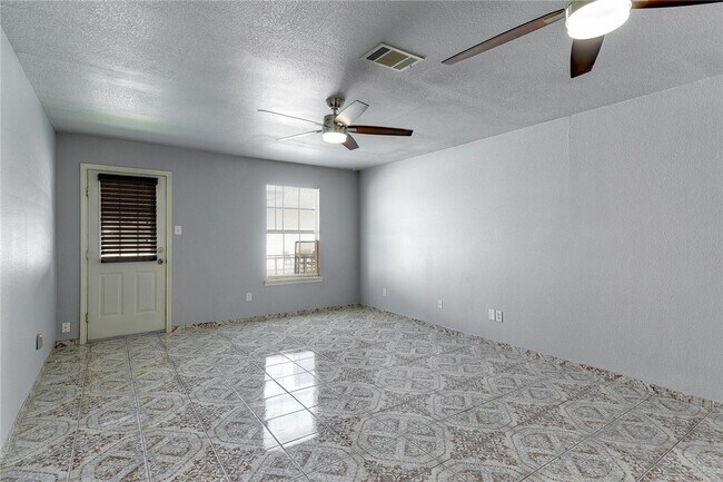 Building Photo - 6402 Santos St