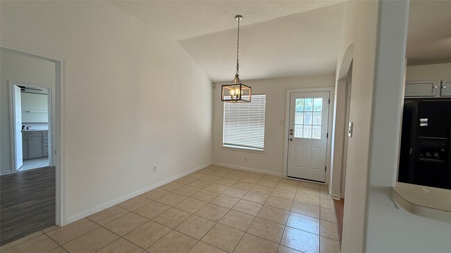 Building Photo - 4026 Redwood Hill Ct