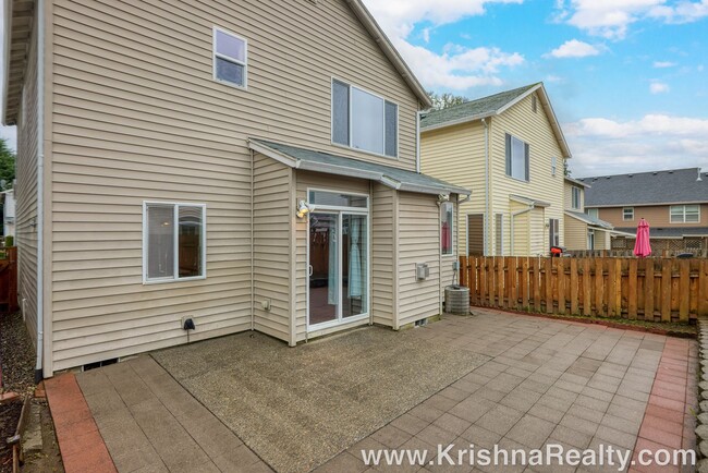 Building Photo - Charming **UPDATED** 3 BD* 2.5 BA* Single ...