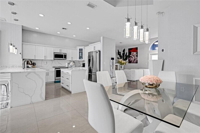 Building Photo - 15822 SW 140th St