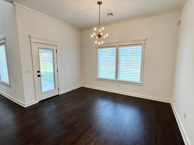 Building Photo - 8735 S Quanah Ave