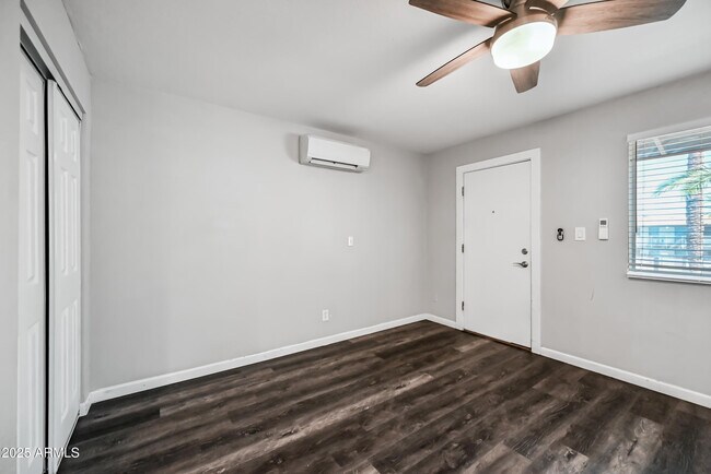 Building Photo - 3025 N 32nd St