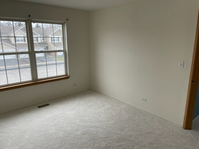 Building Photo - 2439 Oneida Ln