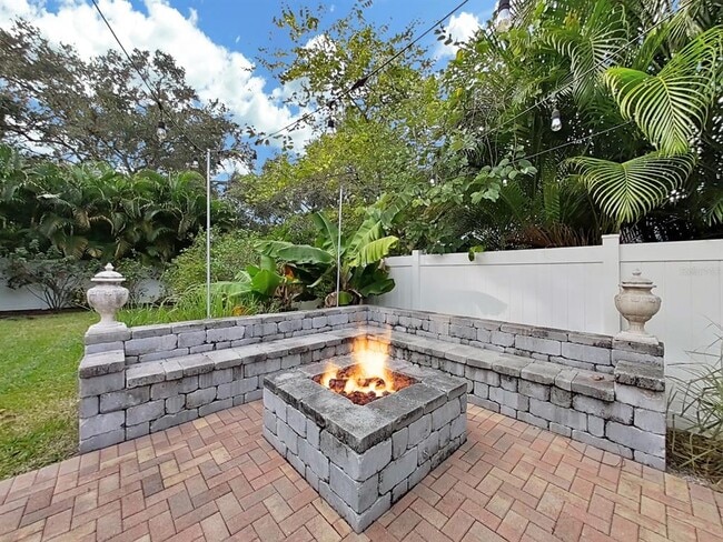 Building Photo - 4313 W Granada St