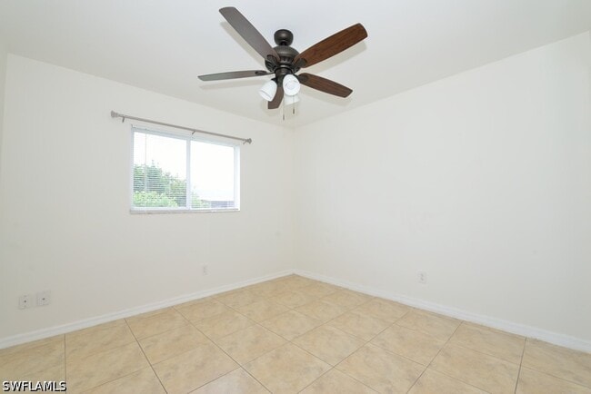 Building Photo - 907 NE 10th Terrace