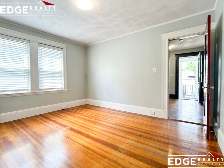 Building Photo - 52 Beacon Park