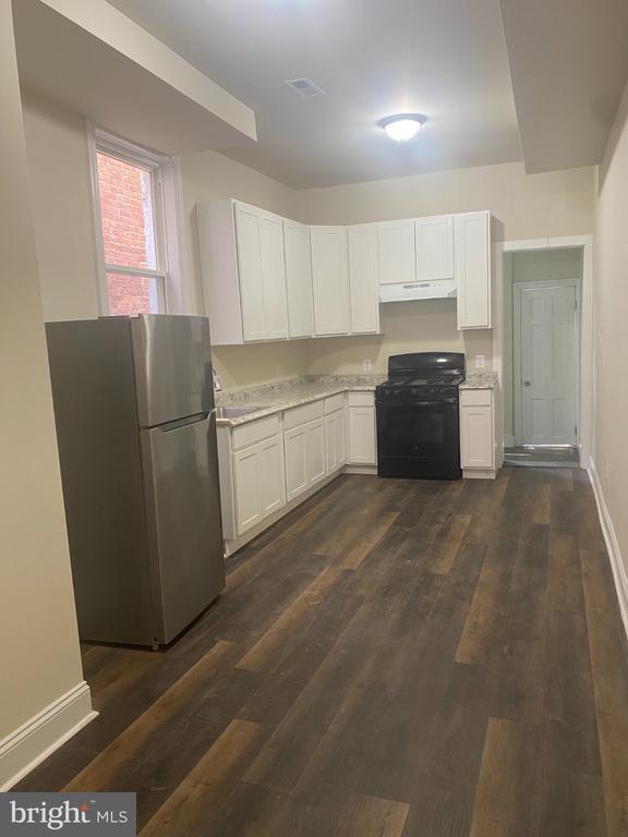 Building Photo - 2720 Parkwood Ave