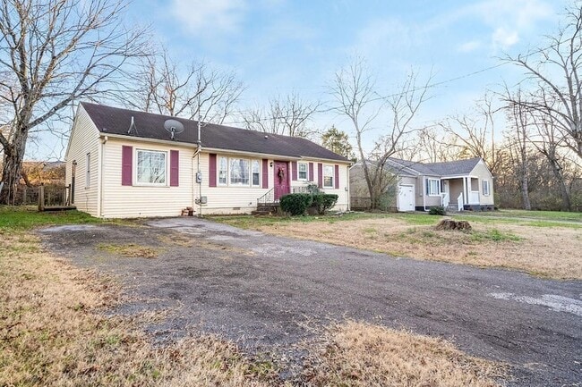 Building Photo - 312 W Schell St