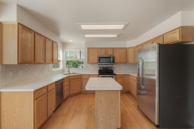 Building Photo - Spacious 4BR Home in Pine Creek – Academy D20