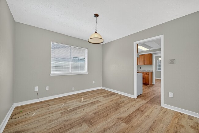 Building Photo - 10402 Gulfstream Ln