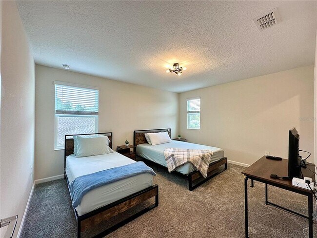 Building Photo - 11168 Robert Frost Dr