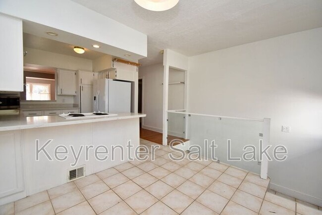 Building Photo - 1583 Princeton Ave S