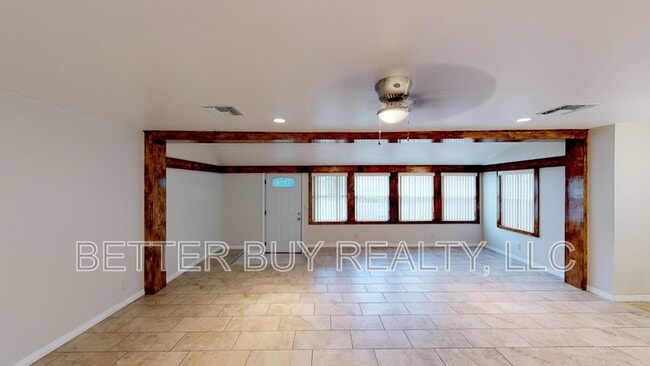 Building Photo - 300 N Church St