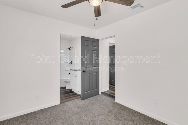 Building Photo - 955 Leroy St
