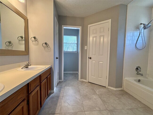 Building Photo - 23 Rockfern Rd