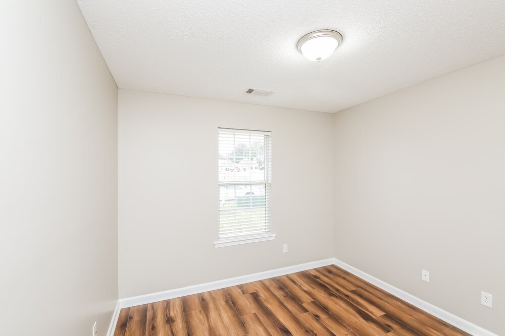 Building Photo - 355 Village Dr