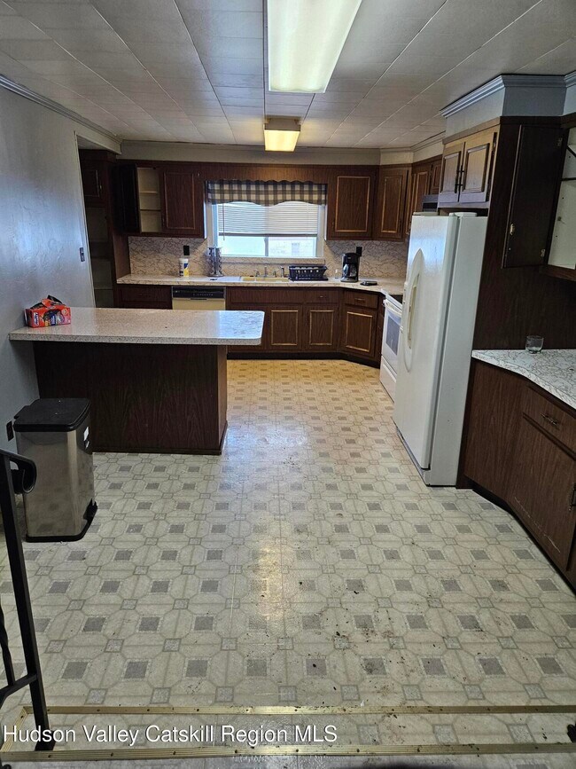 Building Photo - 477 Lattintown Rd