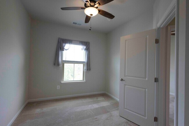 Building Photo - Charming 3 Bedroom/2.5 Bathroom in Bel Air, MD!