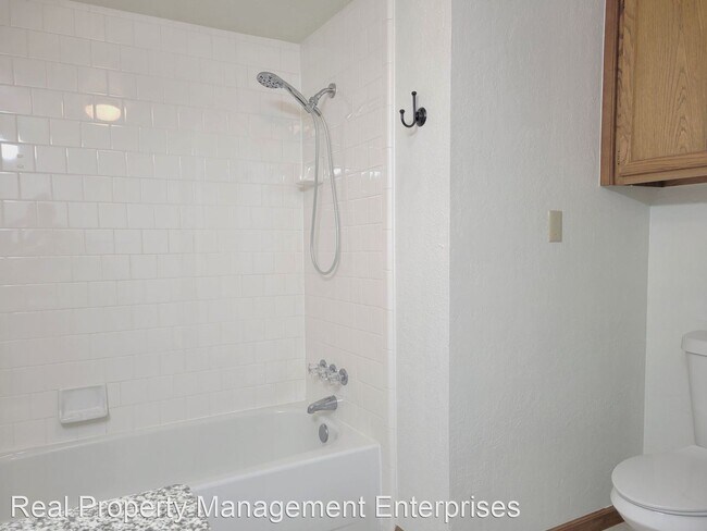 Building Photo - 1 br, 1 bath House - 11407 Springhollow Rd...