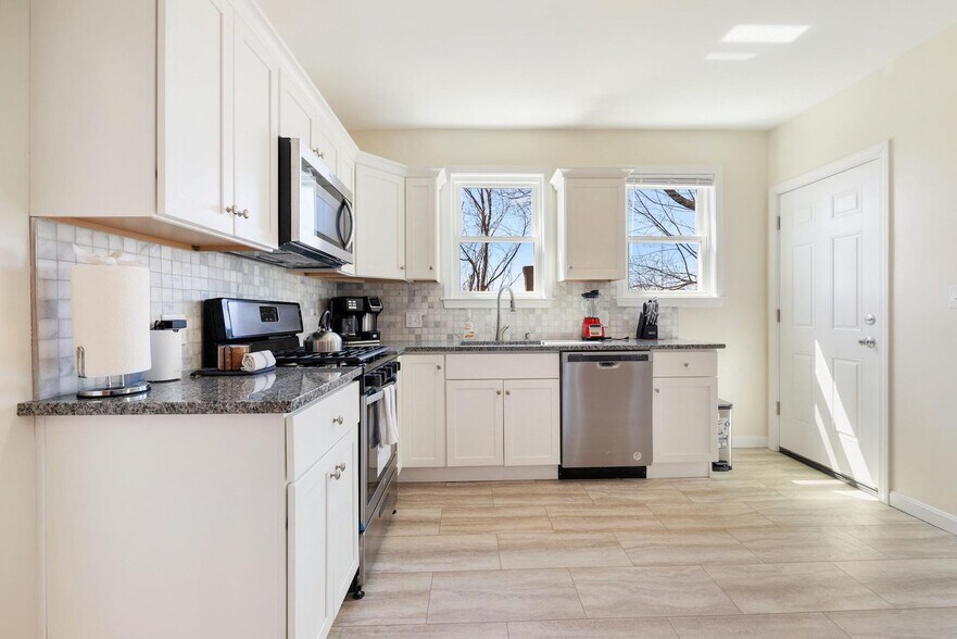 Building Photo - 12 Hubbardston Rd