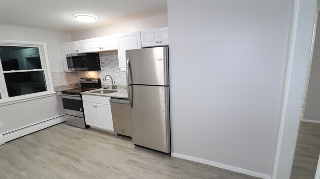 Building Photo - 139 Litchfield Pines Dr
