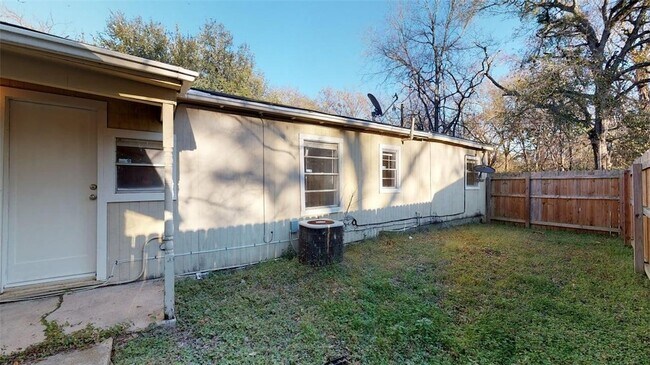 Building Photo - 4000 Margaret St