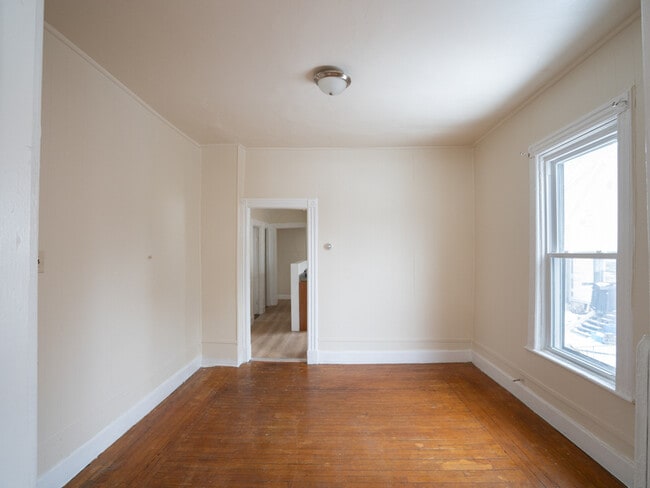 Building Photo - 431 Morris St