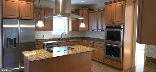 Building Photo - 1117 Aquia Dr