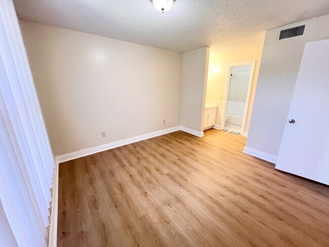 Building Photo - 4581 W McNab Rd