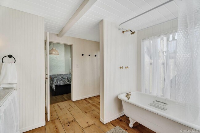 Building Photo - 1 Watersedge Dr