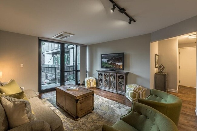 Primary Photo - 1 bedroom in Chicago IL 60660