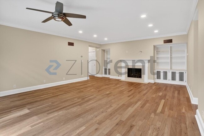 Building Photo - 3638 Peachtree Rd NE